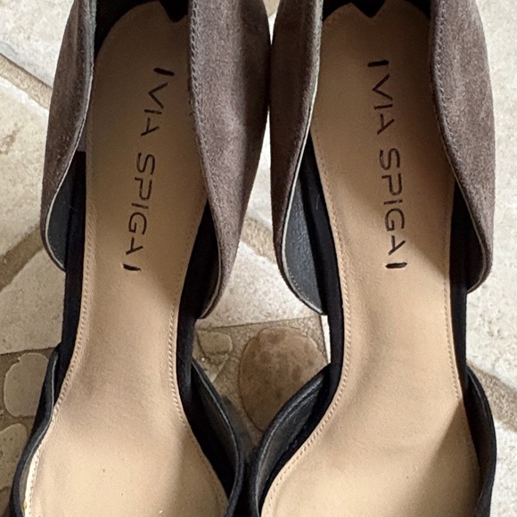Via Spiga Two-Tone Black and Grey Suede Leather Heels - Picture 5 of 5
